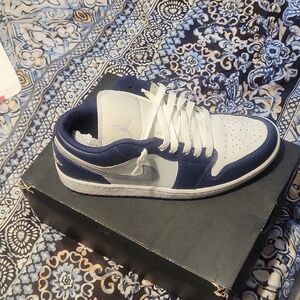 Jordan Blue and White Athletic Shoes Sleek Design